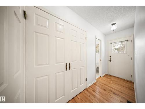 823 Richards Cr Nw, Edmonton, AB - Indoor Photo Showing Other Room