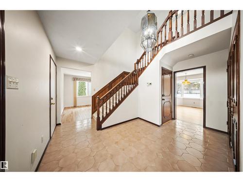 823 Richards Cr Nw, Edmonton, AB - Indoor Photo Showing Other Room