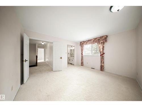 823 Richards Cr Nw, Edmonton, AB - Indoor Photo Showing Other Room
