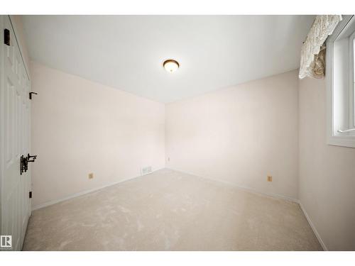 823 Richards Cr Nw, Edmonton, AB - Indoor Photo Showing Other Room