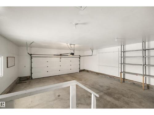 823 Richards Cr Nw, Edmonton, AB - Indoor Photo Showing Garage