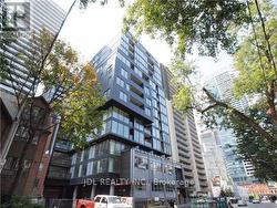 1801 - 17 DUNDONALD STREET  Toronto, ON M4Y 1K3
