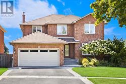 18 WINTER COURT  Whitby, ON L1N 8Y2