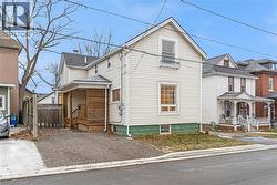 11 ALBINA Street  Welland, ON L3C 1P2