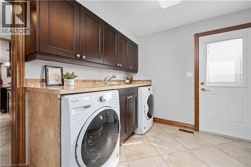 22 Wendakee Drive, Hamilton, ON - Indoor Photo Showing Laundry Room