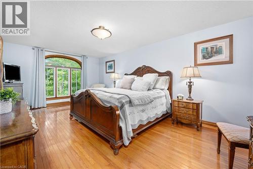 22 Wendakee Drive, Hamilton, ON - Indoor Photo Showing Bedroom