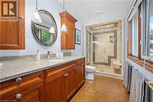 22 Wendakee Drive, Hamilton, ON - Indoor Photo Showing Bathroom