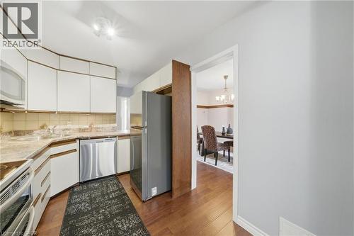 58 Arnold Street, Hamilton, ON - Indoor Photo Showing Kitchen