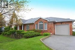 210 FIDDLERS GREEN Road Unit# 1  Ancaster, ON L9G 1W6