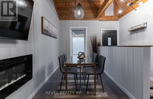 329 Main Street W, Hamilton, ON - Indoor Photo Showing Dining Room