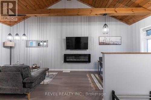 329 Main Street W, Hamilton, ON - Indoor With Fireplace