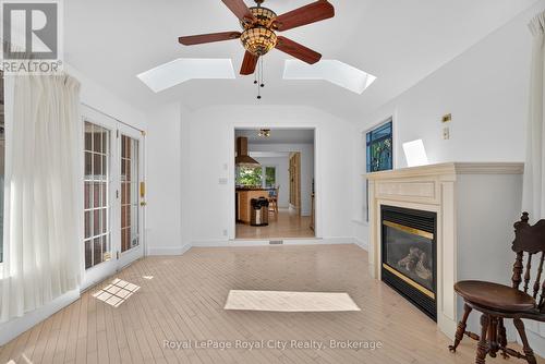 68 Sunset Boulevard, Cambridge, ON - Indoor With Fireplace