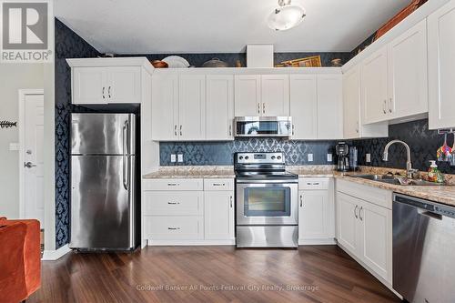 206 - 35 St David Street, Goderich (Goderich (Town)), ON - Indoor Photo Showing Kitchen With Double Sink