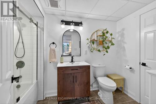 47 Sumner Crescent, Grimsby, ON - Indoor Photo Showing Bathroom