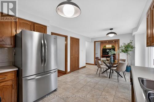 47 Sumner Crescent, Grimsby, ON - Indoor Photo Showing Kitchen With Double Sink