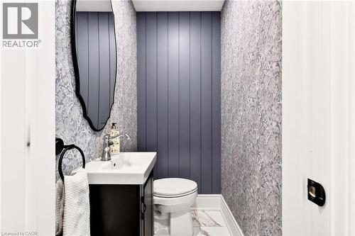 2129 Highview Drive, Burlington, ON - Indoor Photo Showing Bathroom