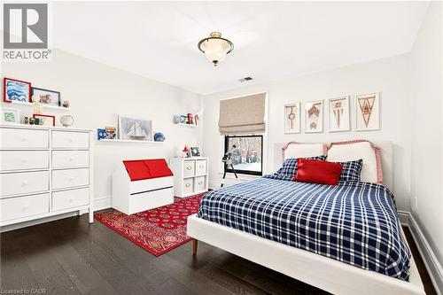 2129 Highview Drive, Burlington, ON - Indoor Photo Showing Bedroom