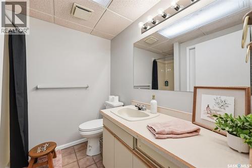 217 13Th Avenue E, Watrous, SK - Indoor Photo Showing Bathroom