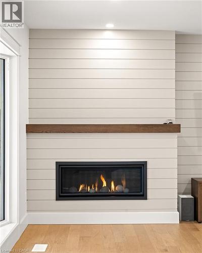 361 Coleridge Place, Waterloo, ON - Indoor Photo Showing Living Room With Fireplace