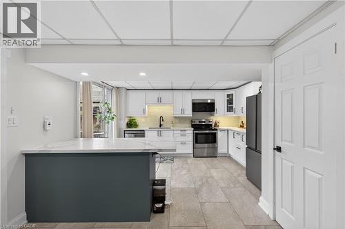 47 Sumner Crescent, Grimsby, ON - Indoor Photo Showing Kitchen