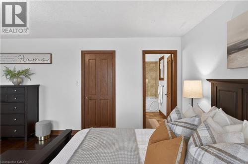 47 Sumner Crescent, Grimsby, ON - Indoor Photo Showing Bedroom