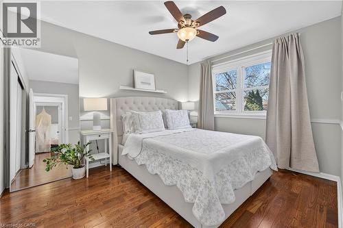 124 West 24Th Street, Hamilton, ON - Indoor Photo Showing Bedroom