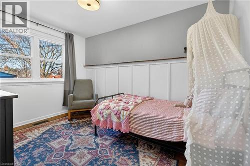 124 West 24Th Street, Hamilton, ON - Indoor Photo Showing Bedroom