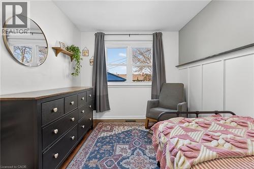 124 West 24Th Street, Hamilton, ON - Indoor Photo Showing Bedroom