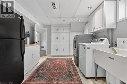124 West 24Th Street, Hamilton, ON - Indoor Photo Showing Laundry Room