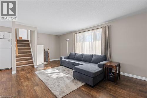 218 Arris Crescent, Mitchell, ON - Indoor Photo Showing Living Room