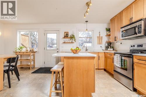 1217 Kilburn Avenue, Saskatoon, SK - Indoor Photo Showing Kitchen