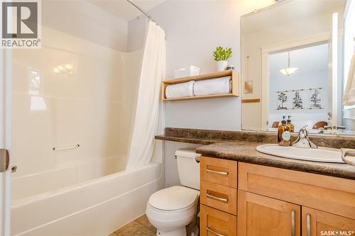 1217 Kilburn Avenue, Saskatoon, SK - Indoor Photo Showing Bathroom