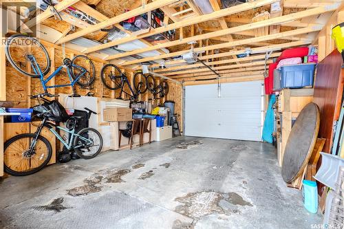 1217 Kilburn Avenue, Saskatoon, SK - Indoor Photo Showing Garage