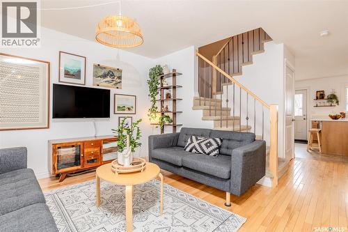 1217 Kilburn Avenue, Saskatoon, SK - Indoor Photo Showing Living Room