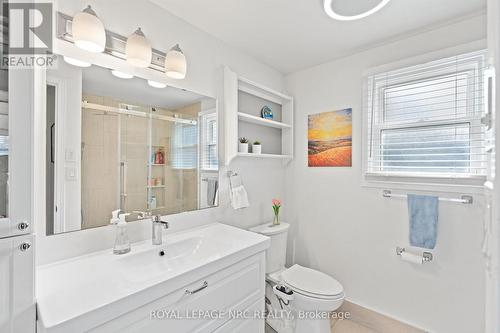 18 - 242 Lakeport Road, St. Catharines (Lakeport), ON - Indoor Photo Showing Bathroom