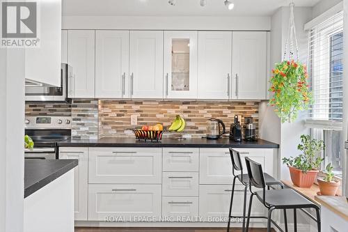 18 - 242 Lakeport Road, St. Catharines (Lakeport), ON - Indoor Photo Showing Kitchen With Upgraded Kitchen