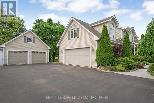 Both garages have heated floors,1 with loft space - 2231 Seventh Street, St. Catharines (Rural Fourth), ON - Outdoor