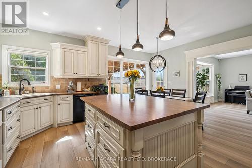 Large island, great for cooking and baking - 2231 Seventh Street, St. Catharines (Rural Fourth), ON - Indoor Photo Showing Kitchen