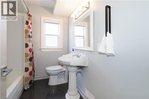 354 Blucher Boulevard, Kitchener, ON - Indoor Photo Showing Bathroom