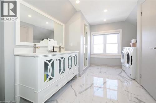 354 Blucher Boulevard, Kitchener, ON - Indoor Photo Showing Laundry Room