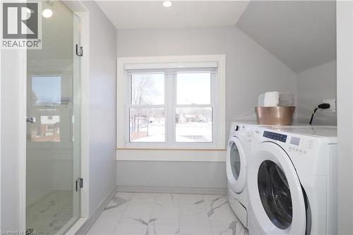 354 Blucher Boulevard, Kitchener, ON - Indoor Photo Showing Laundry Room