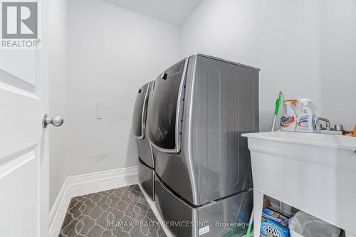 356 Clockwork Drive, Brampton, ON - Indoor Photo Showing Laundry Room
