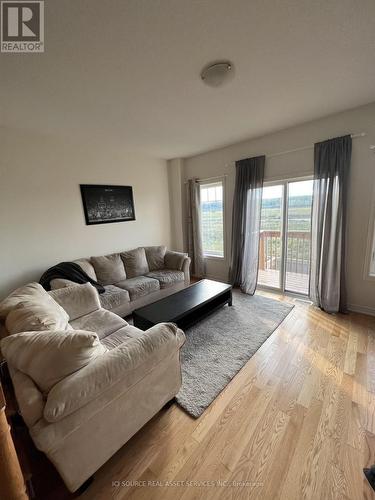 3836 Tufgar Crescent, Burlington, ON - Indoor Photo Showing Living Room