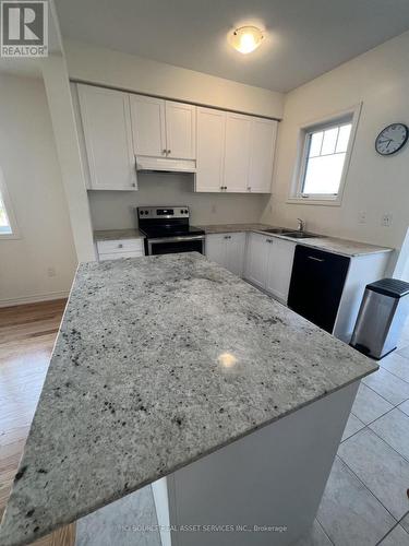 3836 Tufgar Crescent, Burlington, ON - Indoor Photo Showing Kitchen