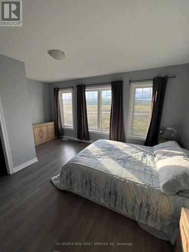 3836 Tufgar Crescent, Burlington, ON - Indoor Photo Showing Bedroom