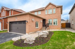 55 Grampian Avenue Vaughan, ON L6A 2A1