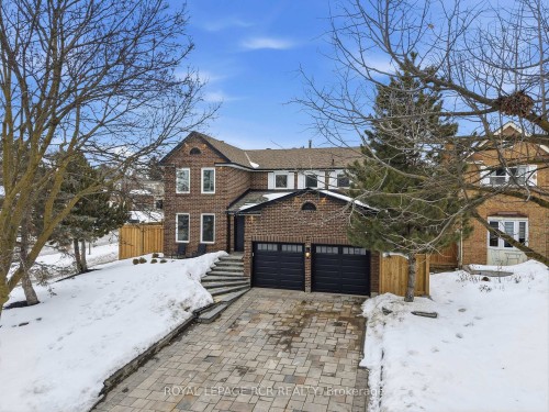2 Meyer Circle, Markham, ON - Outdoor