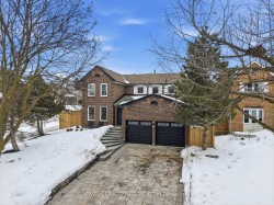 2 Meyer Circle  Markham, ON L3P 4C2