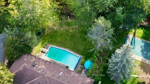 23 Burnview Crescent, Toronto, ON - Outdoor With In Ground Pool