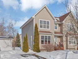 60 Christopher  Moncton, NB E1G 0A5